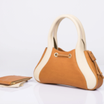 Cutie cuir intemporal